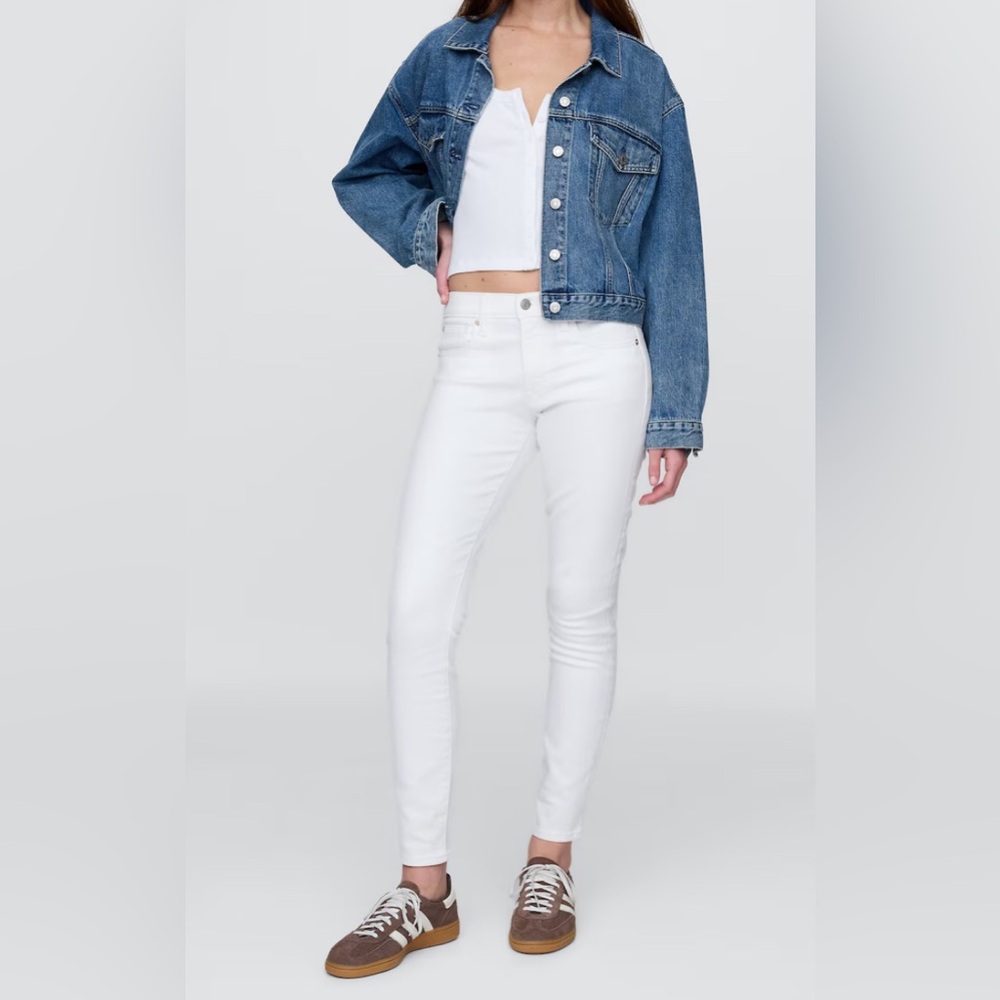 Gap True Skinny White Jeans, size 28